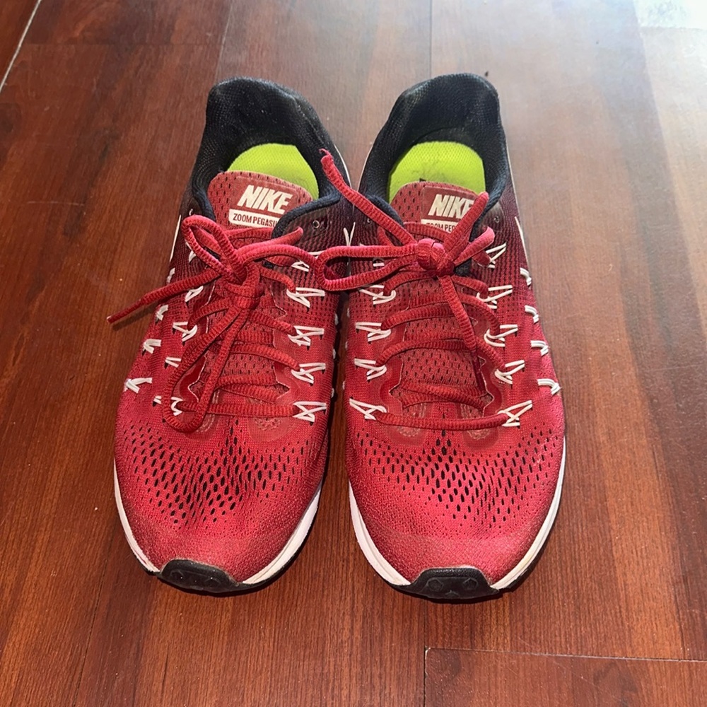 Nike Tennis Shoes